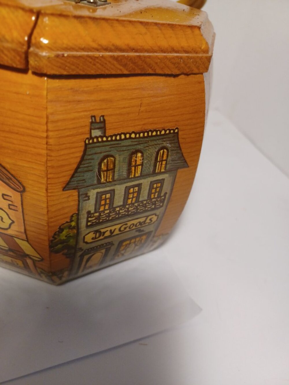***BLOW OUT SALE****Beautiful Wood Box Purse with Decoupage and Leather Handle - Picture 7 of 15
